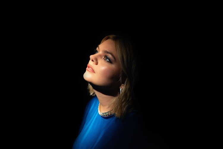 Concierto de la francesa Louane en el Guggenheim Bilbao