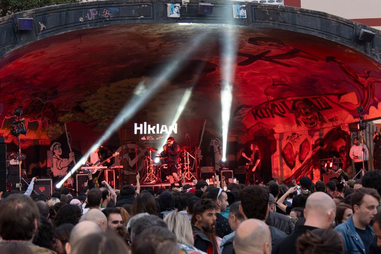 Pre-festivales, riffs y tendencia rockera en auge