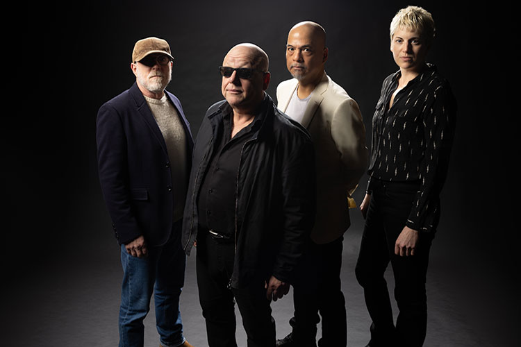 Pixies inician su gira con un nuevo doble single