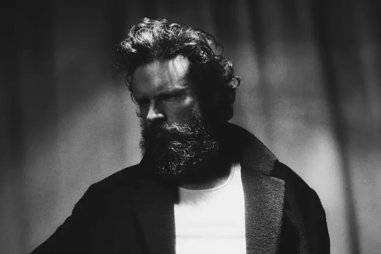 Father John Misty estrena “Screamland”, junto a Alan Sparhawk (Low)